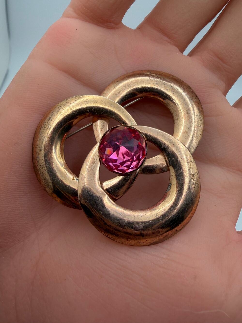 lover's knot brooch made by Sterling by jordan gold wash